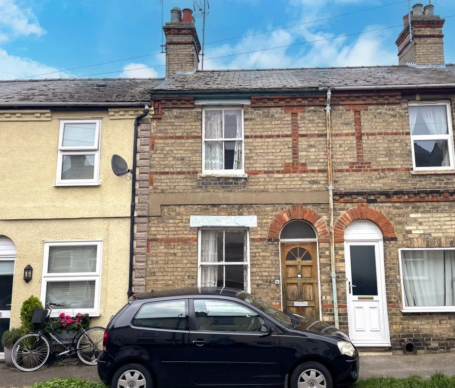 Online Property Auction in London: Melton Close, Newmarket, CB8 8BE | Auction ends 22/10/2025, a Guide Price of £90,000+.