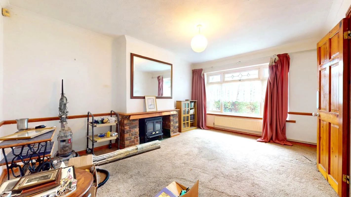 Online Property Auction in London: Carton Road, Higham, Rochester, ME3 7EB | Auction ends 22/10/2025, a Guide Price of £300,000+.