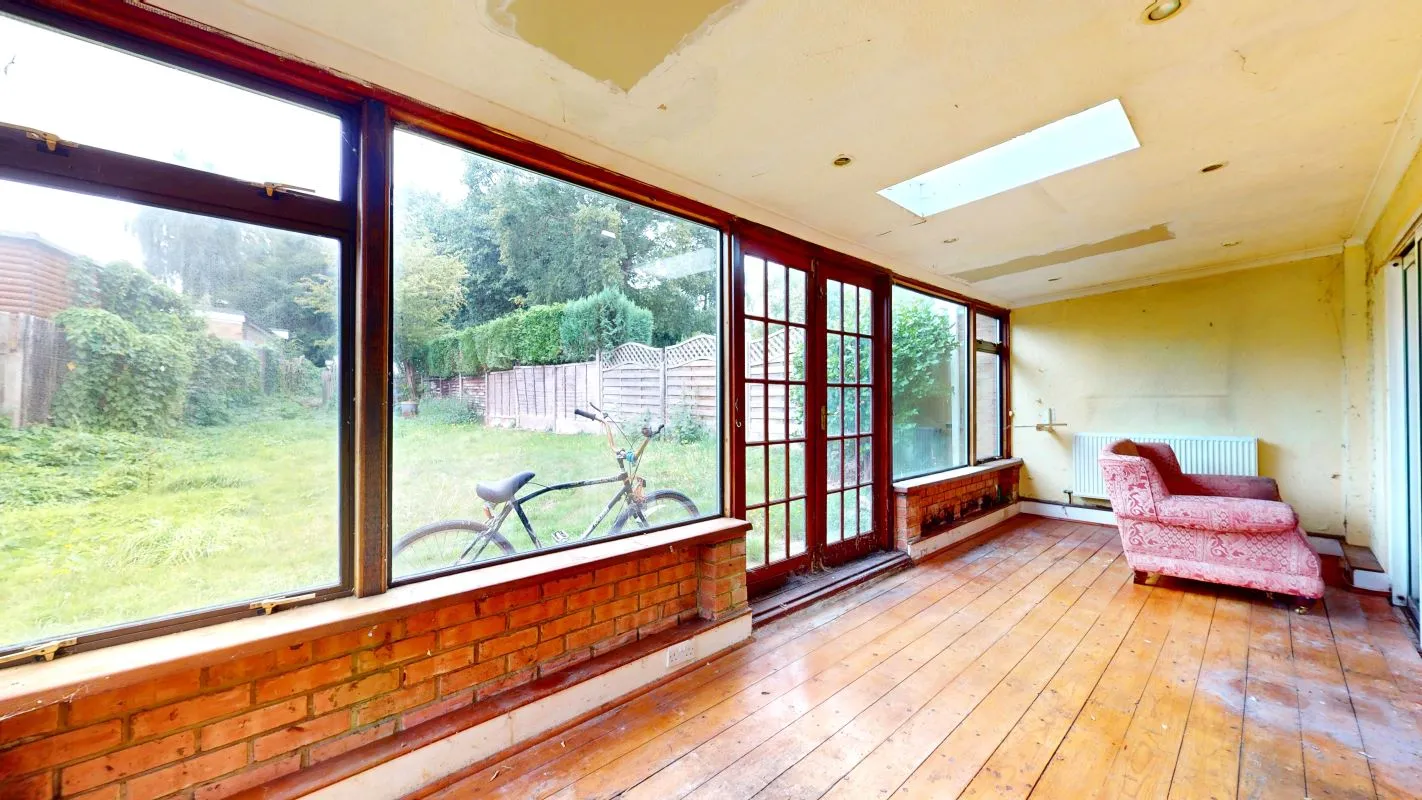 Online Property Auction in London: Carton Road, Higham, Rochester, ME3 7EB | Auction ends 22/10/2025, a Guide Price of £300,000+.