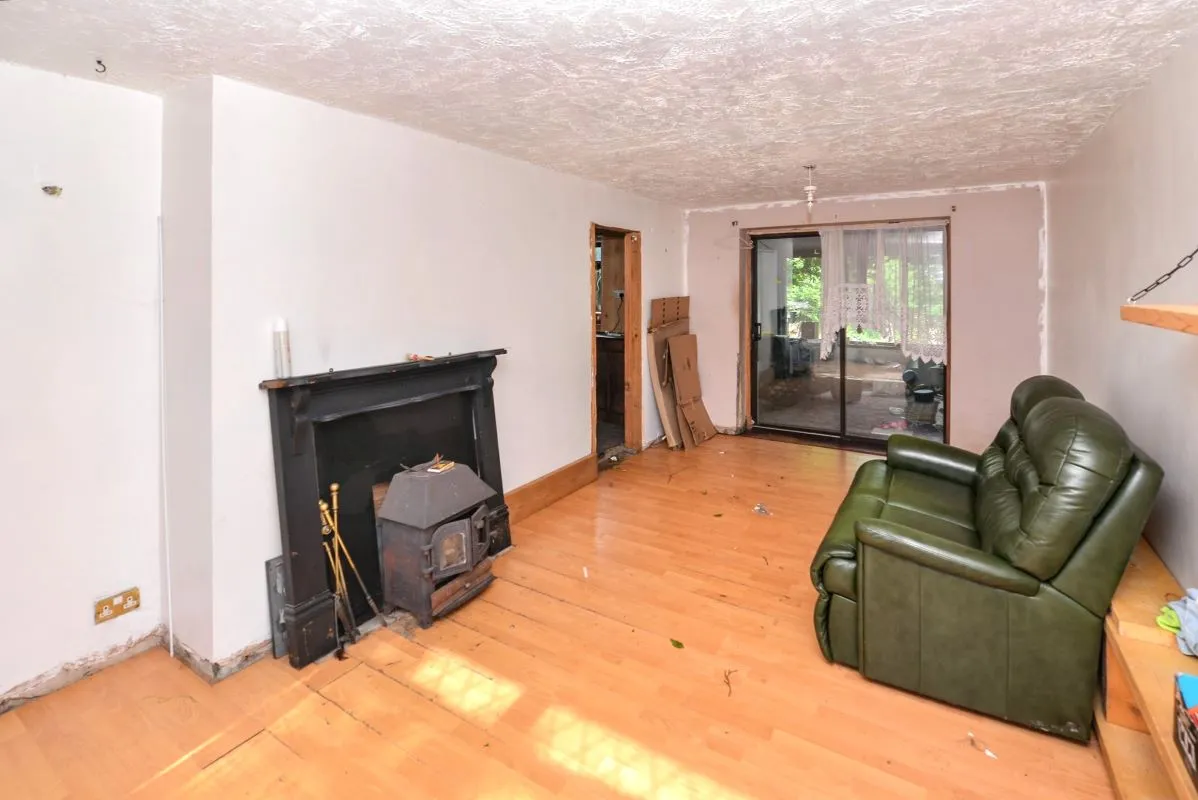 Online Property Auction in London: Somers Road, Keresley End, Coventry, CV7 8LT | Auction ends 22/10/2025, a Guide Price of £70,000+.