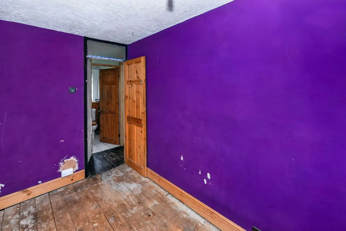 Online Property Auction in London: Somers Road, Keresley End, Coventry, CV7 8LT | Auction ends 22/10/2025, a Guide Price of £70,000+.
