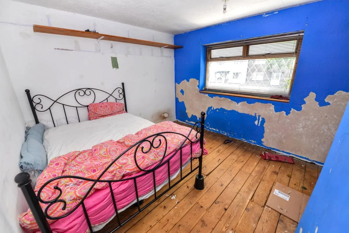 Online Property Auction in London: Somers Road, Keresley End, Coventry, CV7 8LT | Auction ends 22/10/2025, a Guide Price of £70,000+.