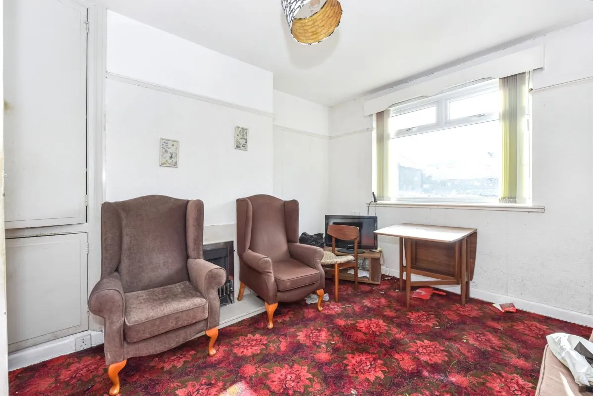 Online Property Auction in London: Crowder Close, Sheffield, S5 7NW | Auction ends 22/10/2025, a Guide Price of £50,000+.