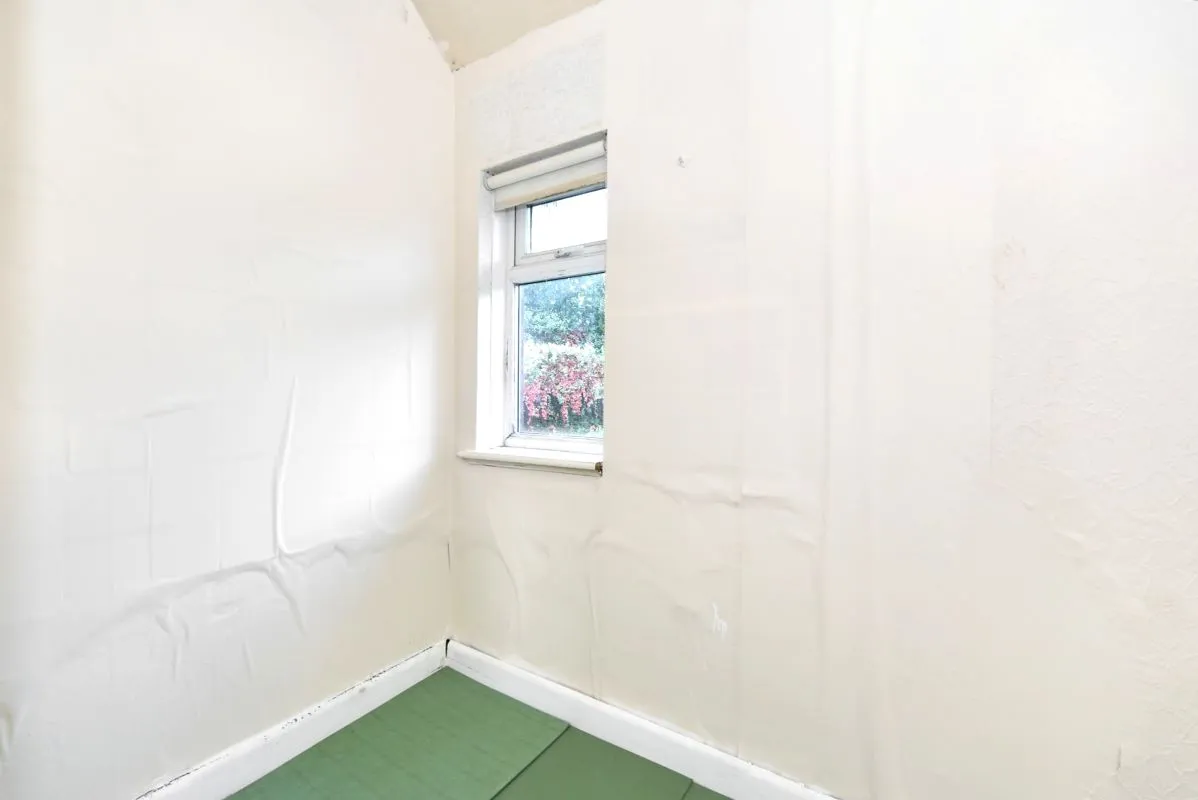 Online Property Auction in London: Crowder Close, Sheffield, S5 7NW | Auction ends 22/10/2025, a Guide Price of £50,000+.