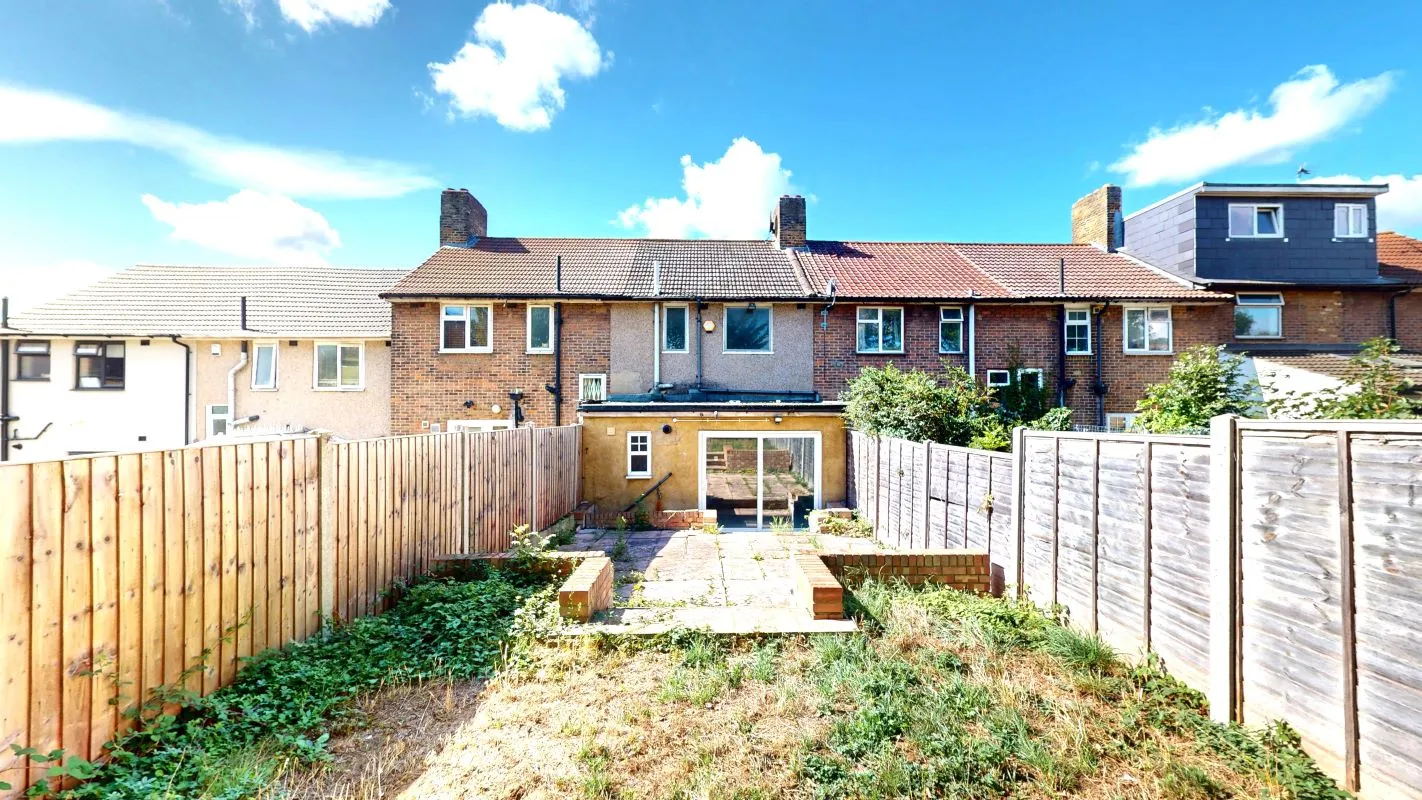 Online Property Auction in London: Churchdown, Bromley, BR1 5PQ | Auction ends 22/10/2025, a Guide Price of £250,000+.