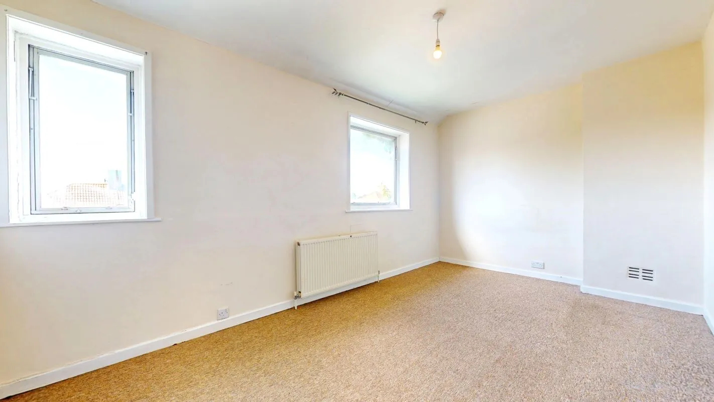 Online Property Auction in London: Churchdown, Bromley, BR1 5PQ | Auction ends 22/10/2025, a Guide Price of £250,000+.