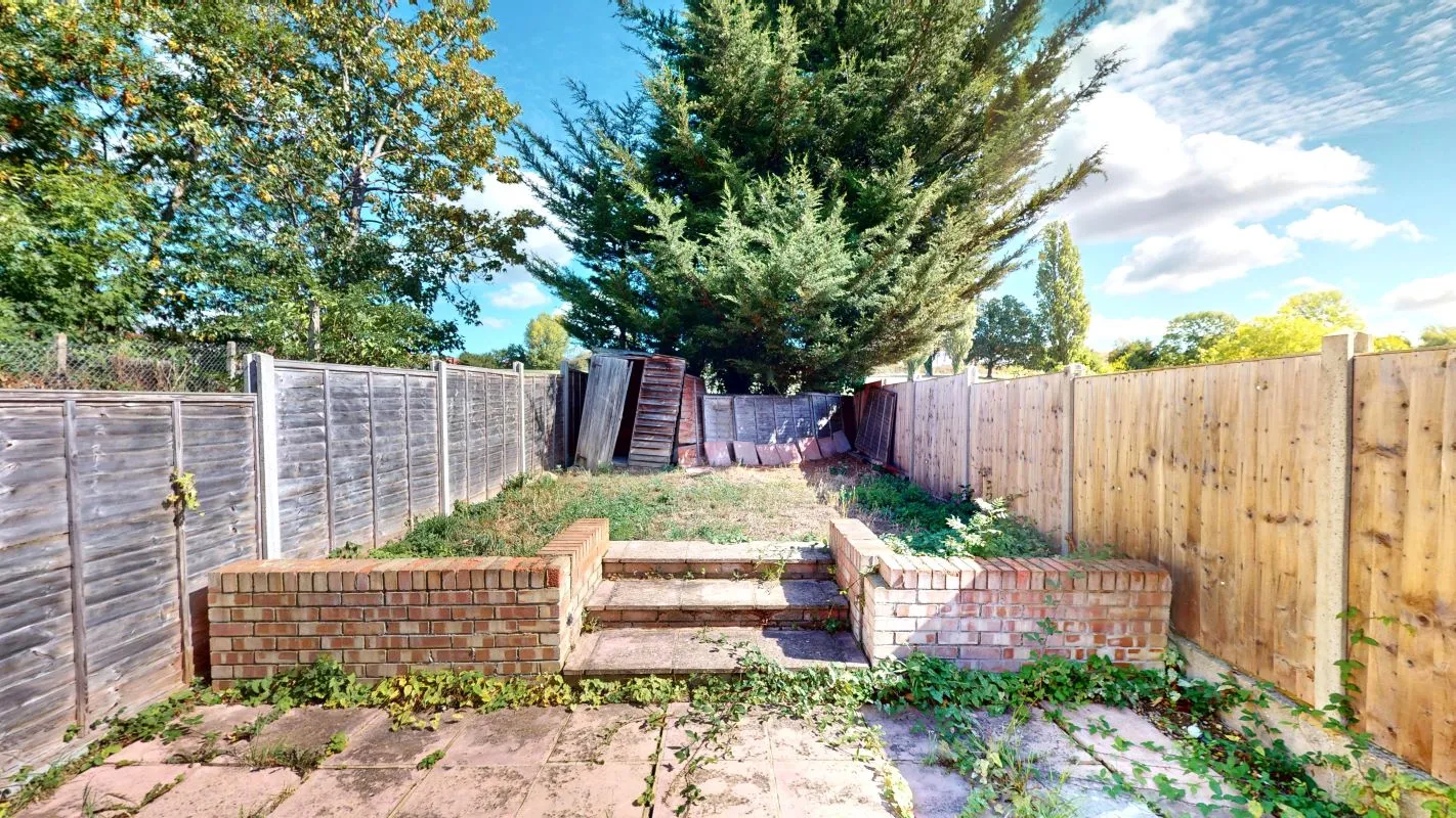 Online Property Auction in London: Churchdown, Bromley, BR1 5PQ | Auction ends 22/10/2025, a Guide Price of £250,000+.