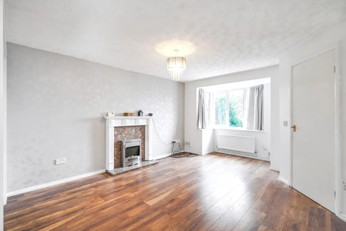 Online Property Auction in London: Abbey Lodge Close, Newhall, Swadlincote, DE11 0LB | Auction ends 04/12/2025, a Guide Price of £145,000+.