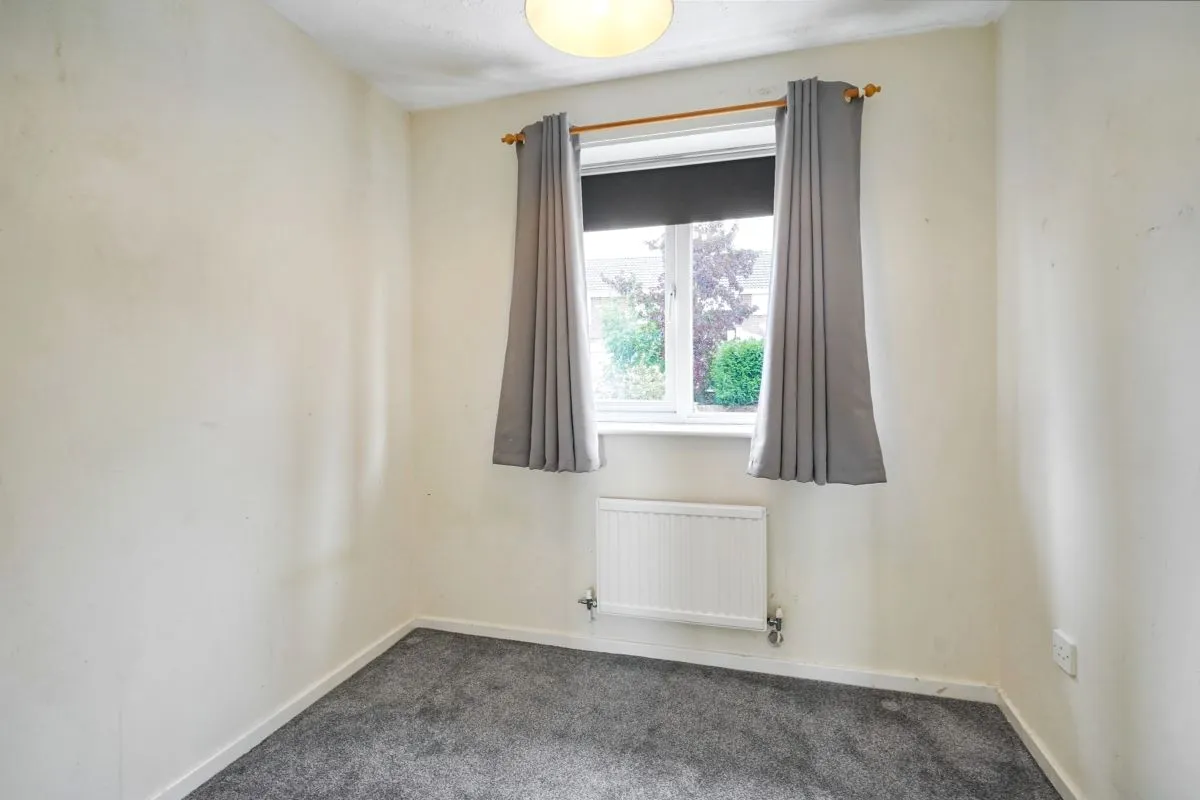 Online Property Auction in London: Abbey Lodge Close, Newhall, Swadlincote, DE11 0LB | Auction ends 04/12/2025, a Guide Price of £145,000+.