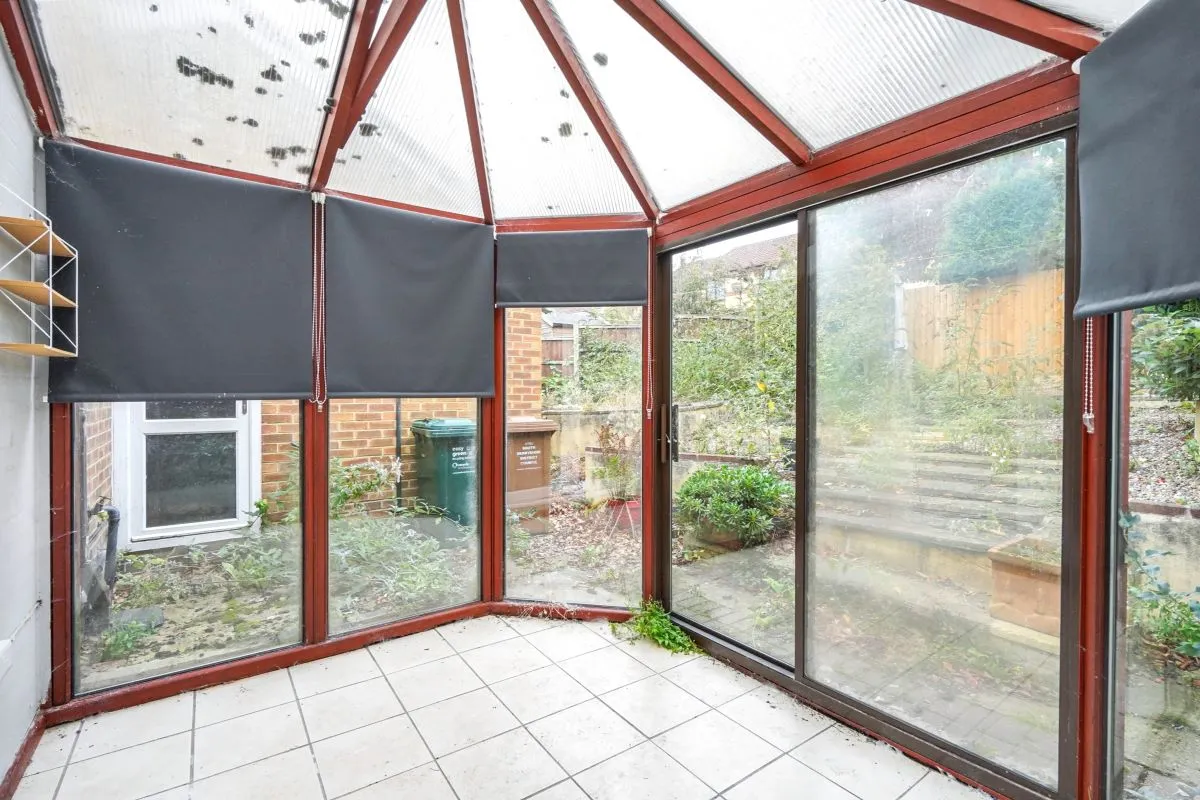 Online Property Auction in London: Abbey Lodge Close, Newhall, Swadlincote, DE11 0LB | Auction ends 04/12/2025, a Guide Price of £145,000+.