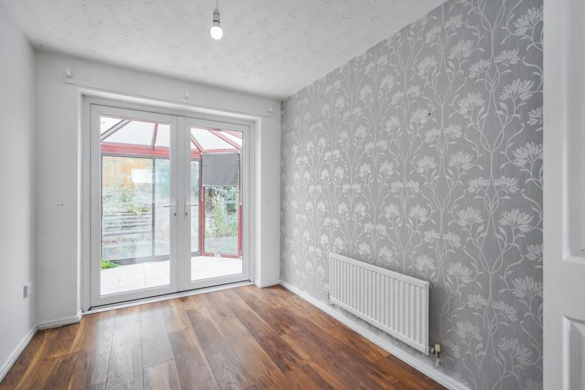 Online Property Auction in London: Abbey Lodge Close, Newhall, Swadlincote, DE11 0LB | Auction ends 04/12/2025, a Guide Price of £145,000+.