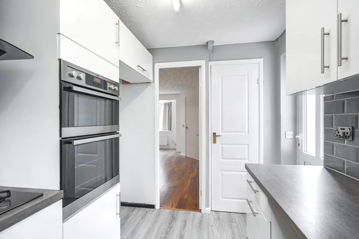 Online Property Auction in London: Abbey Lodge Close, Newhall, Swadlincote, DE11 0LB | Auction ends 04/12/2025, a Guide Price of £145,000+.