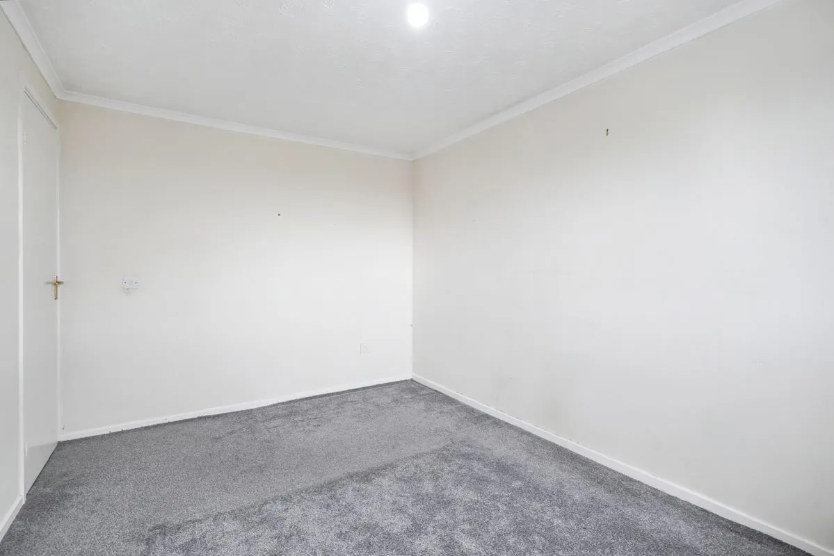 Online Property Auction in London: Abbey Lodge Close, Newhall, Swadlincote, DE11 0LB | Auction ends 04/12/2025, a Guide Price of £145,000+.