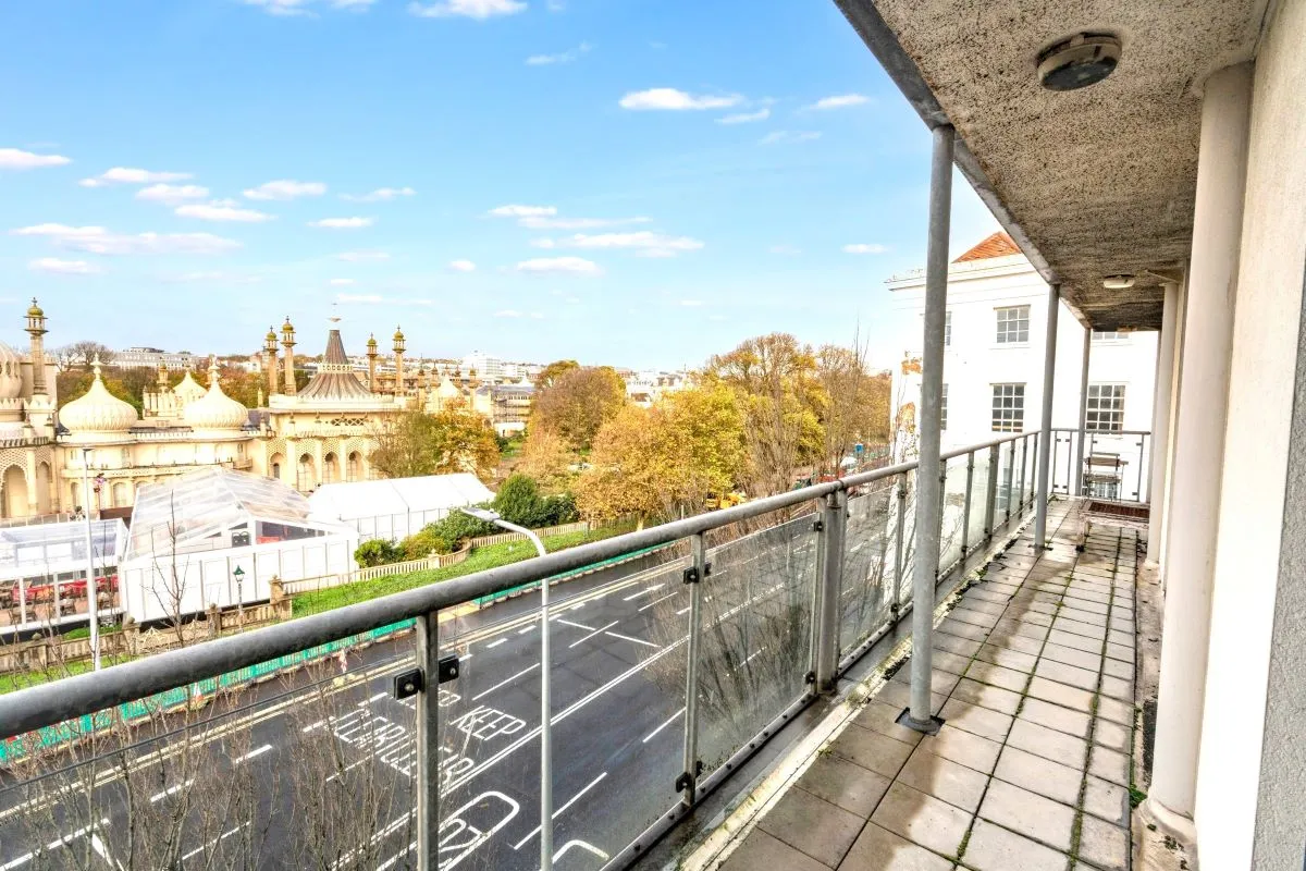Online Property Auction in London: Glass Pavilion, 2 Princes Street, Brighton, BN2 1RD | Auction ends 04/12/2025, a Guide Price of £360,000+.