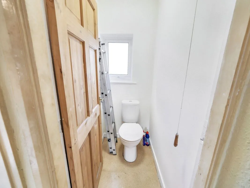 Online Property Auction in London: Walgrove Avenue, Chesterfield, S40 2PX | Auction ends 04/12/2025, a Guide Price of £40,000+.