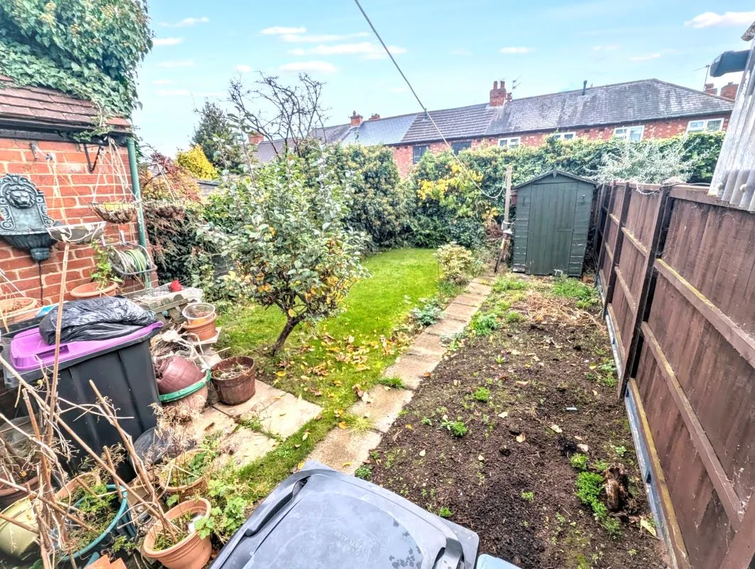 Online Property Auction in London: Ryde Avenue, Grantham, NG31 7DY | Auction ends 04/12/2025, a Guide Price of £70,000+.
