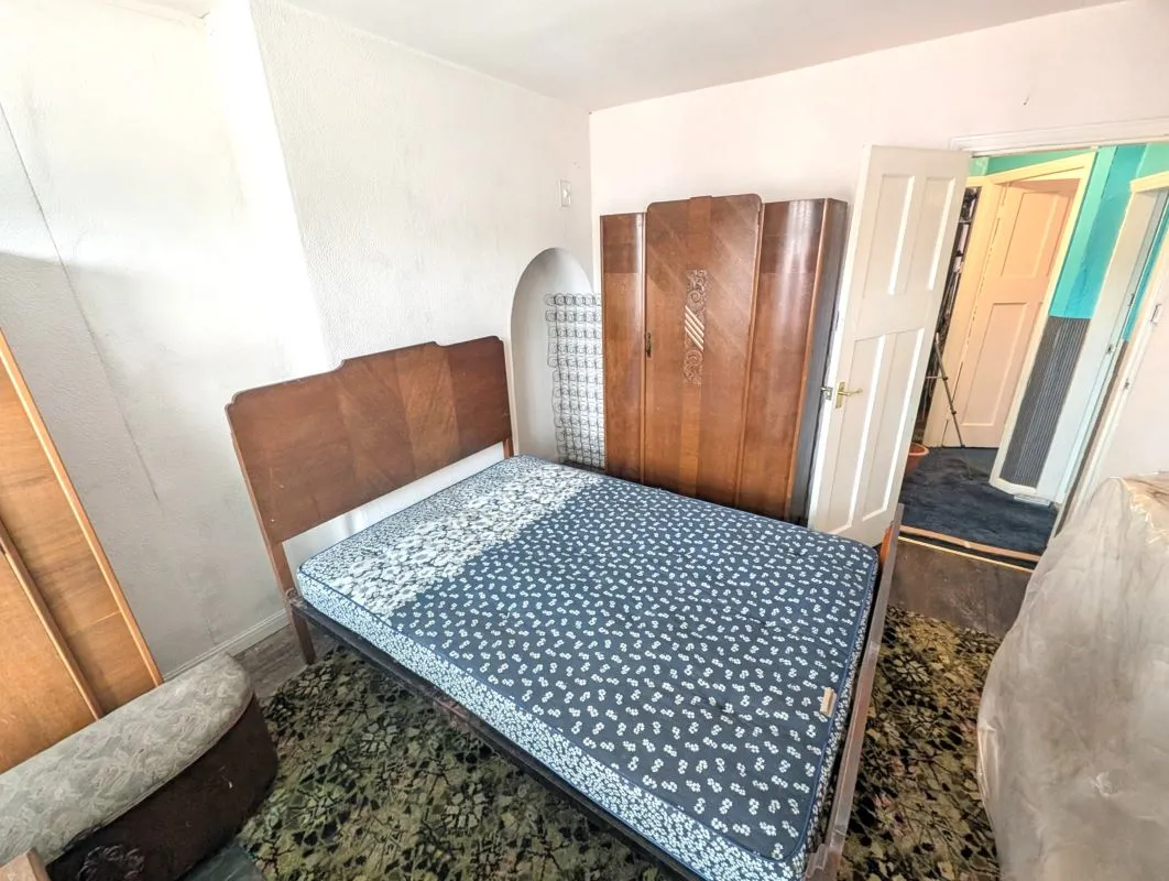 Online Property Auction in London: Ryde Avenue, Grantham, NG31 7DY | Auction ends 04/12/2025, a Guide Price of £70,000+.