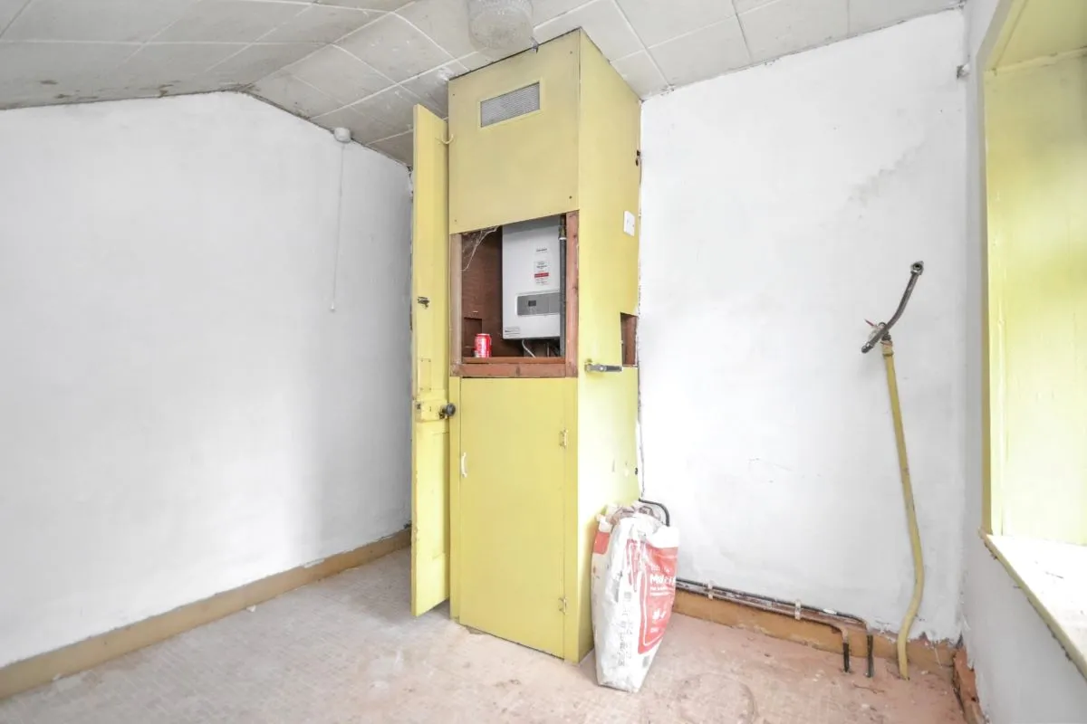 Online Property Auction in London: Windham Road, Bournemouth, BH1 4RF | Auction ends 04/12/2025, a Guide Price of £90,000+.