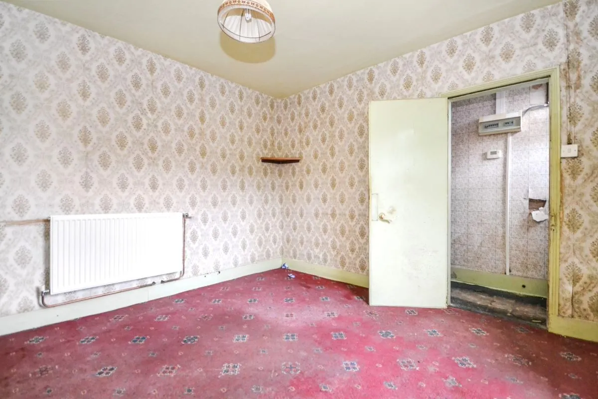 Online Property Auction in London: Windham Road, Bournemouth, BH1 4RF | Auction ends 04/12/2025, a Guide Price of £90,000+.