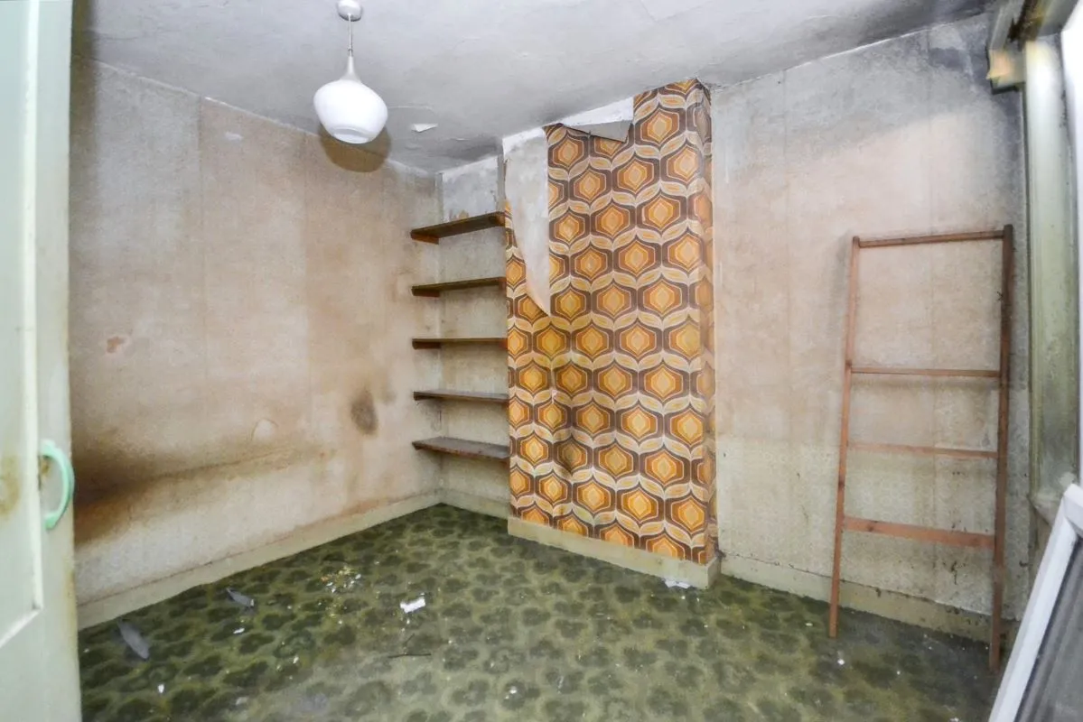 Online Property Auction in London: Windham Road, Bournemouth, BH1 4RF | Auction ends 04/12/2025, a Guide Price of £90,000+.