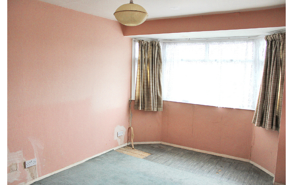 Canterbury Road, Kennington, Ashford, TN24 9QE