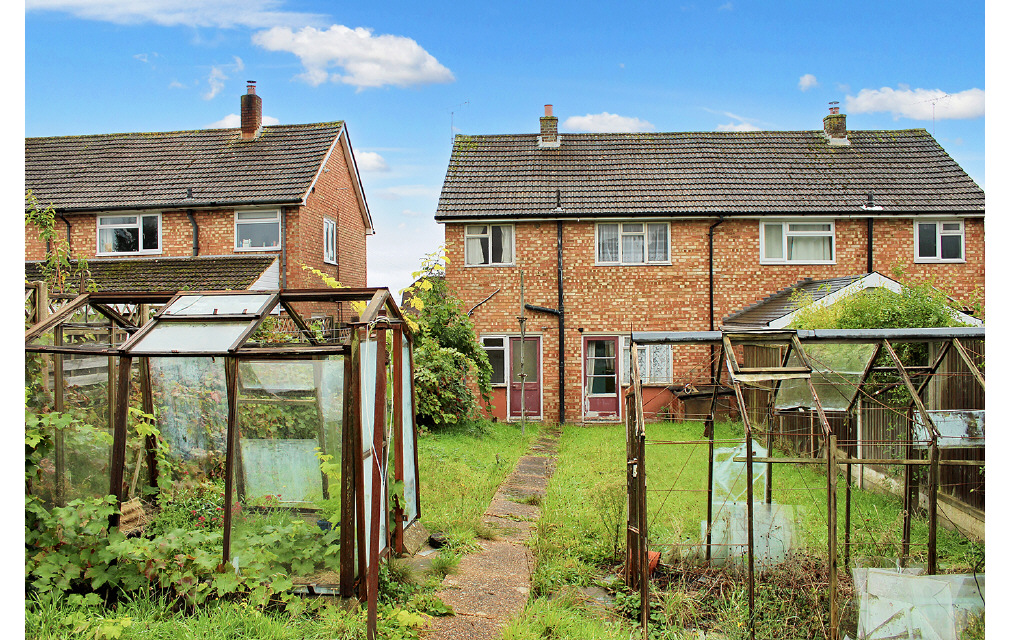 Canterbury Road, Kennington, Ashford, TN24 9QE