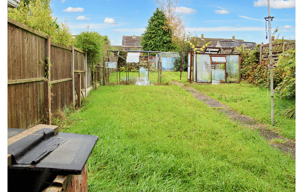 Canterbury Road, Kennington, Ashford, TN24 9QE