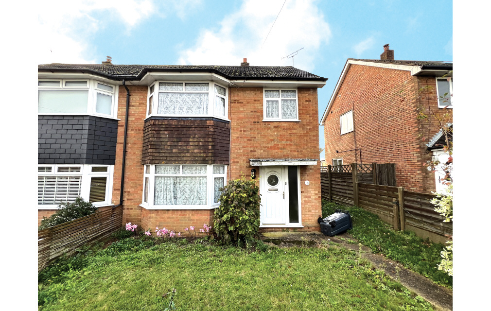 Canterbury Road, Kennington, Ashford, TN24 9QE