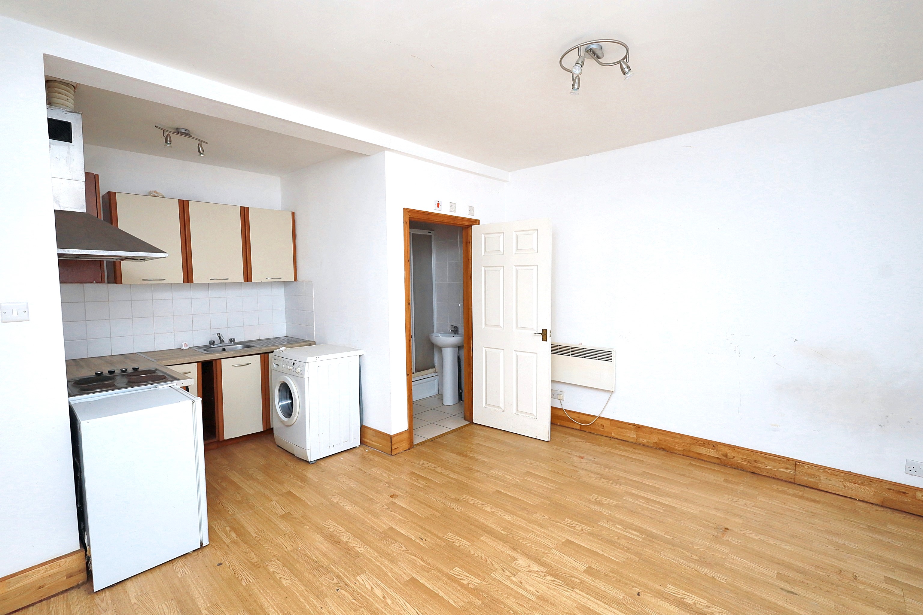Biscot Road, Luton, LU3 1AH