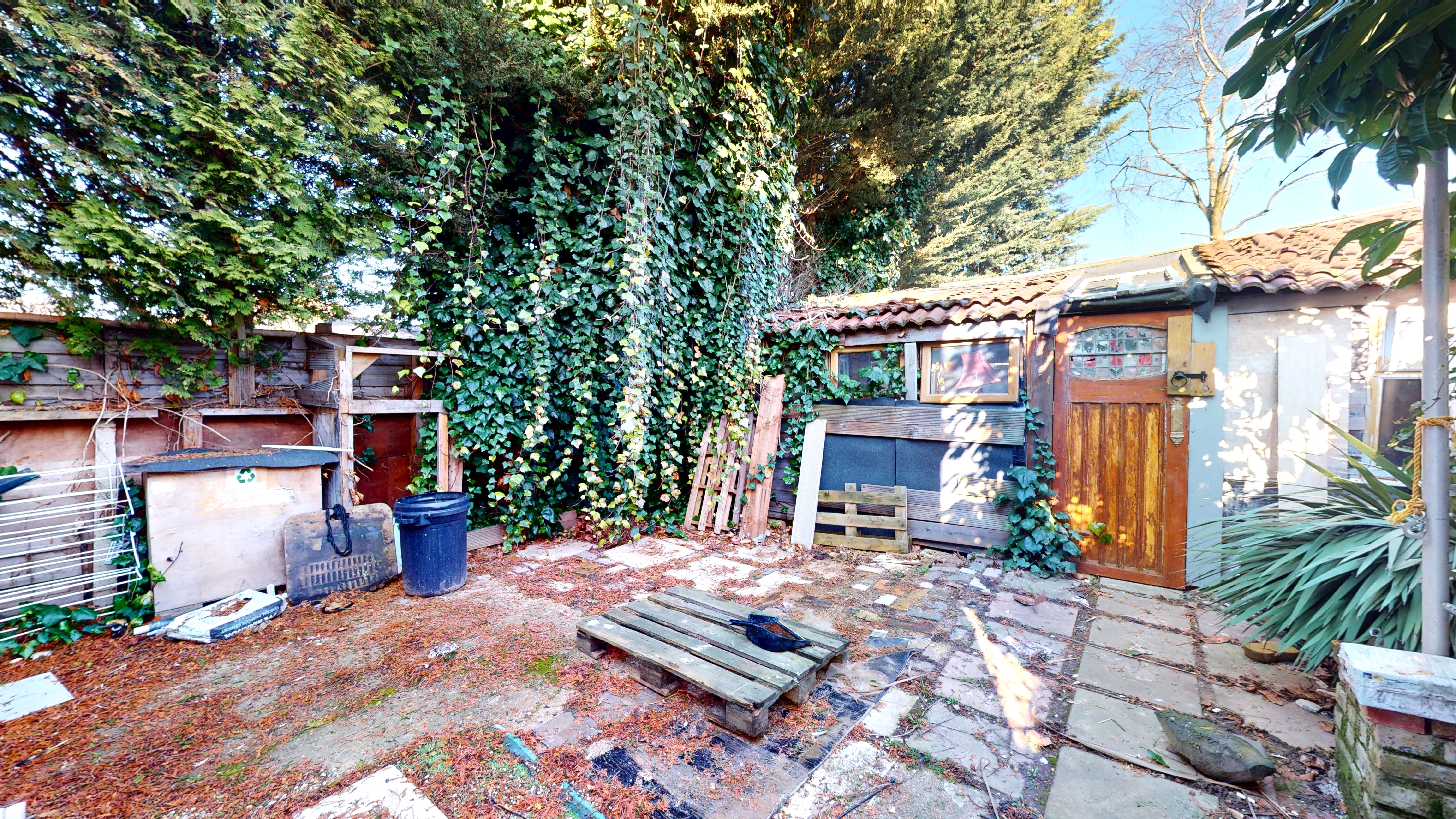 Daleham Drive, Uxbridge, Middlesex, UB8 3HW