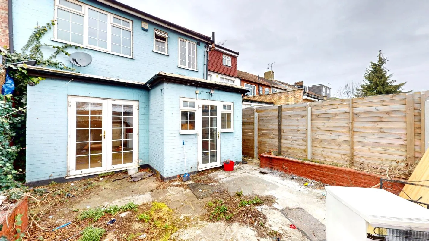 North Circular Road, Neasden, NW2 7QJ