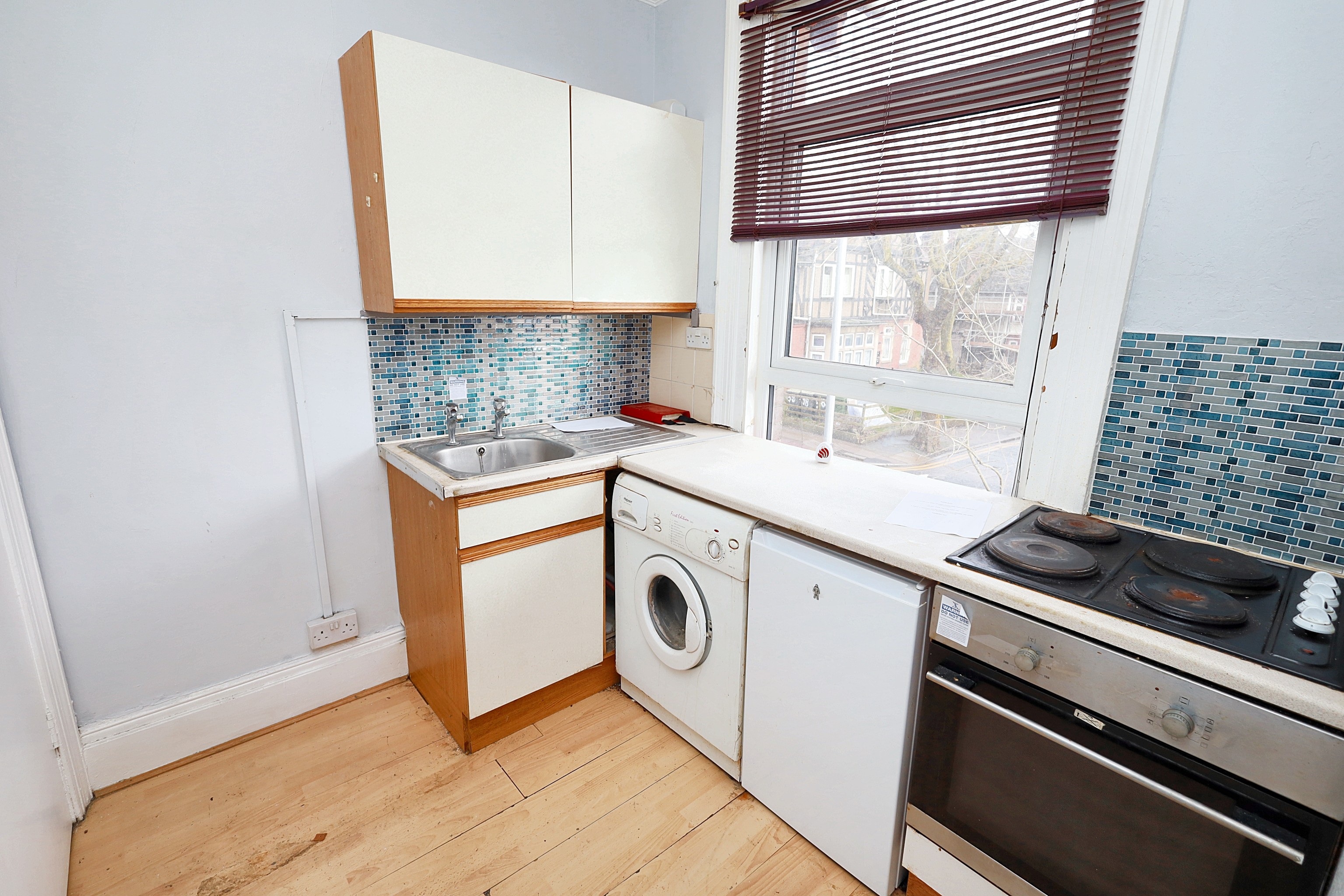 27 Biscot Road, Luton, LU3 1AH