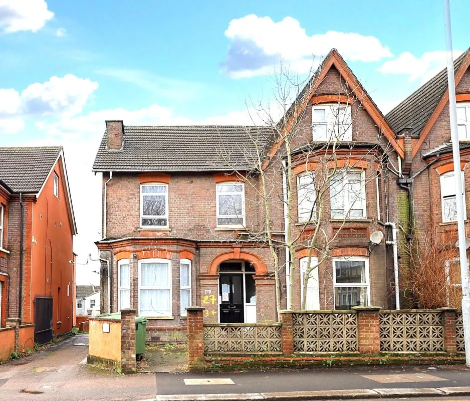 27 Biscot Road, Luton, LU3 1AH