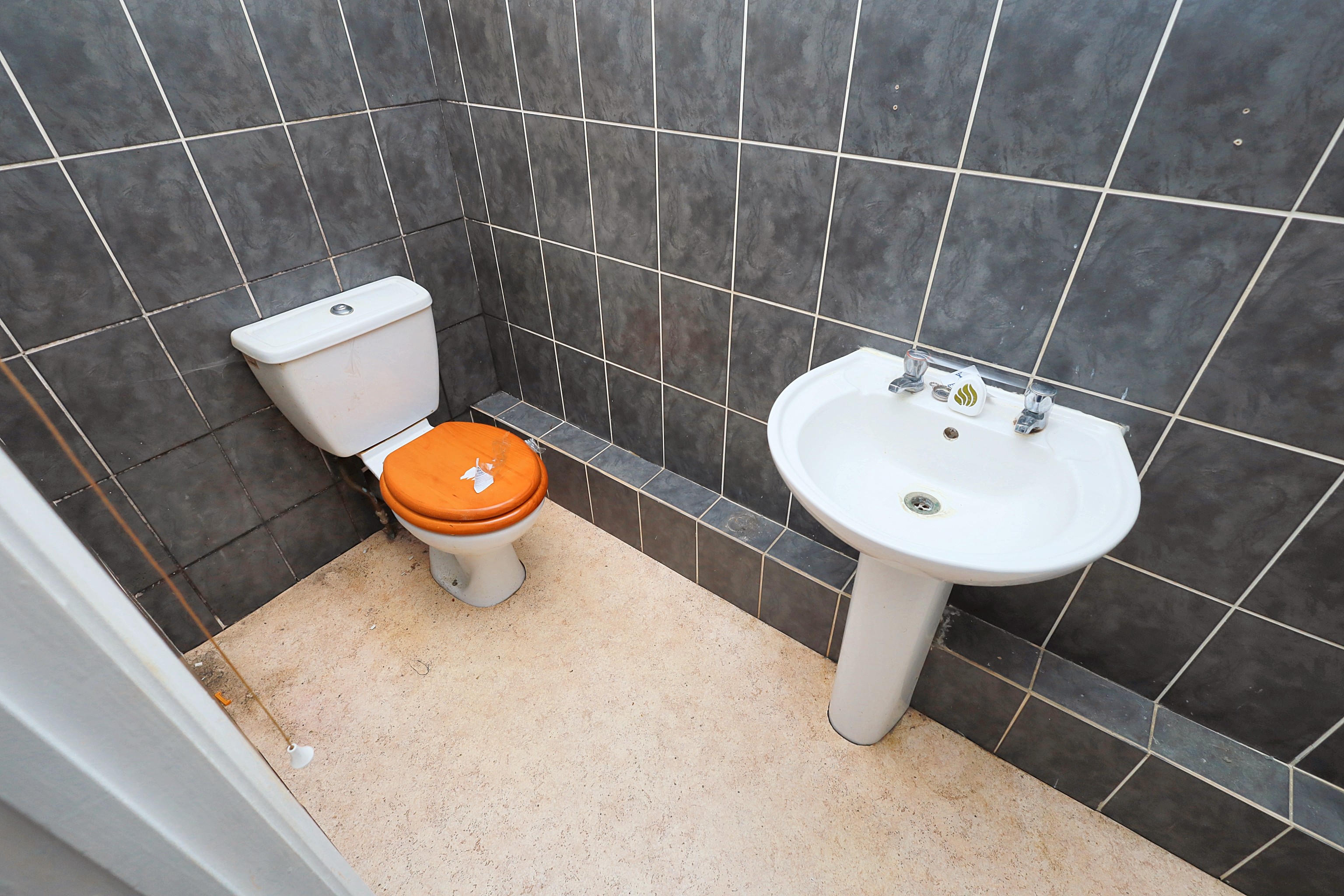 27 Biscot Road, Luton, LU3 1AH