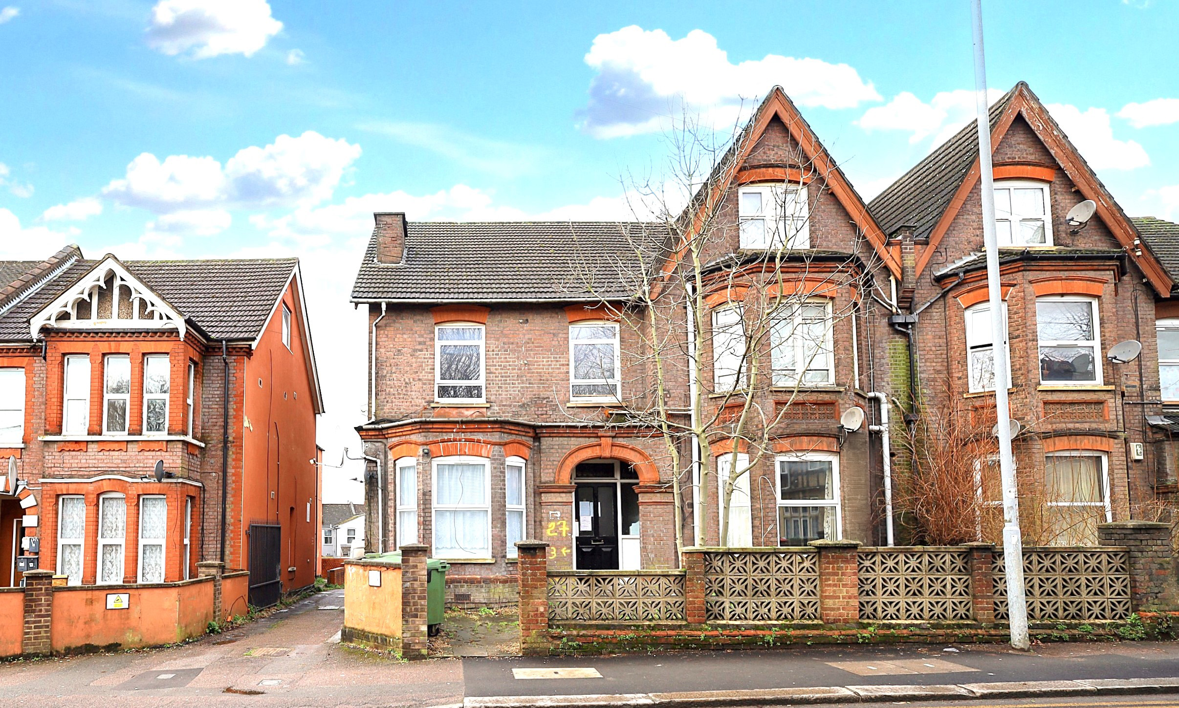 27 Biscot Road, Luton, LU3 1AH