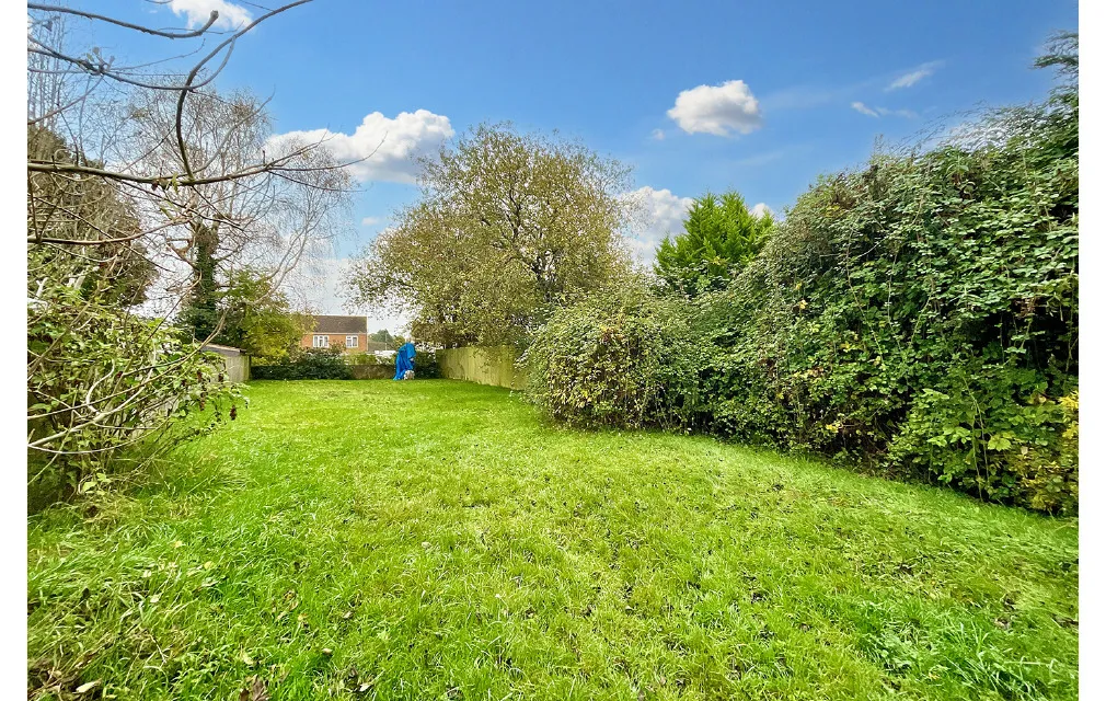 Hill Rise, Chippenham, SN15 1AY