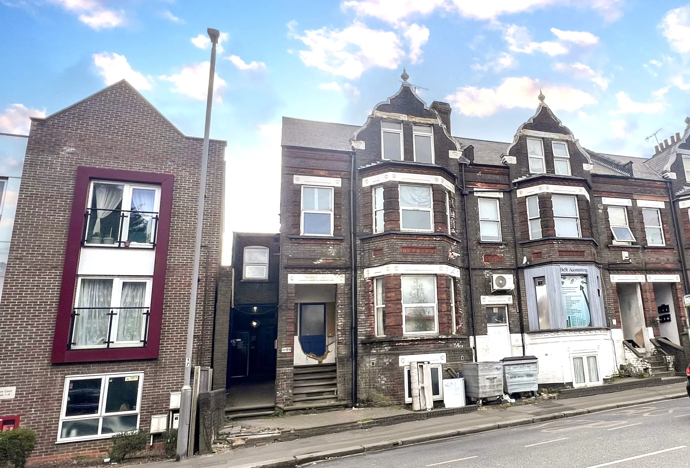 Castle Street, Luton, Bedfordshire, LU1 3AG