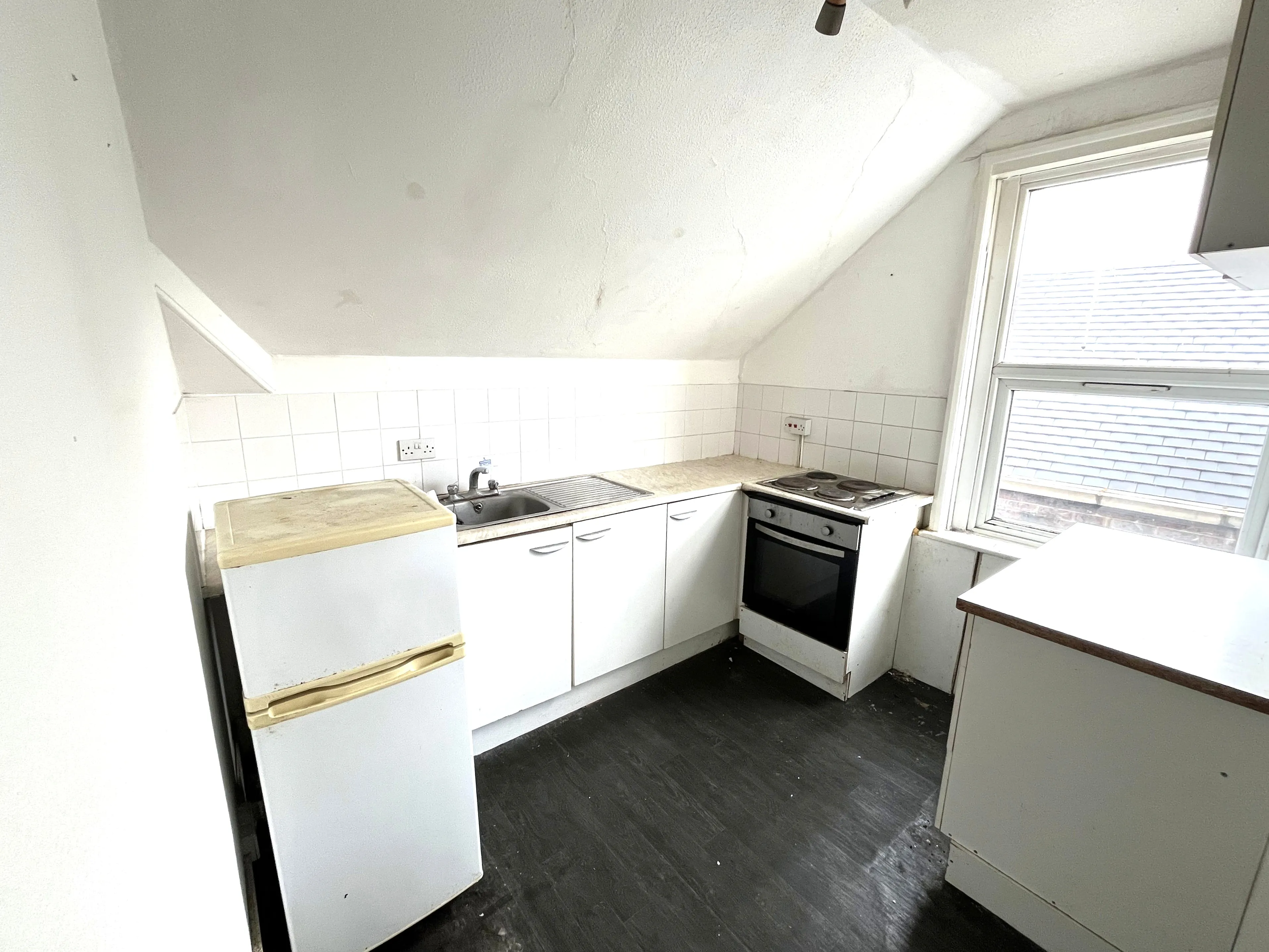 Castle Street, Luton, Bedfordshire, LU1 3AG