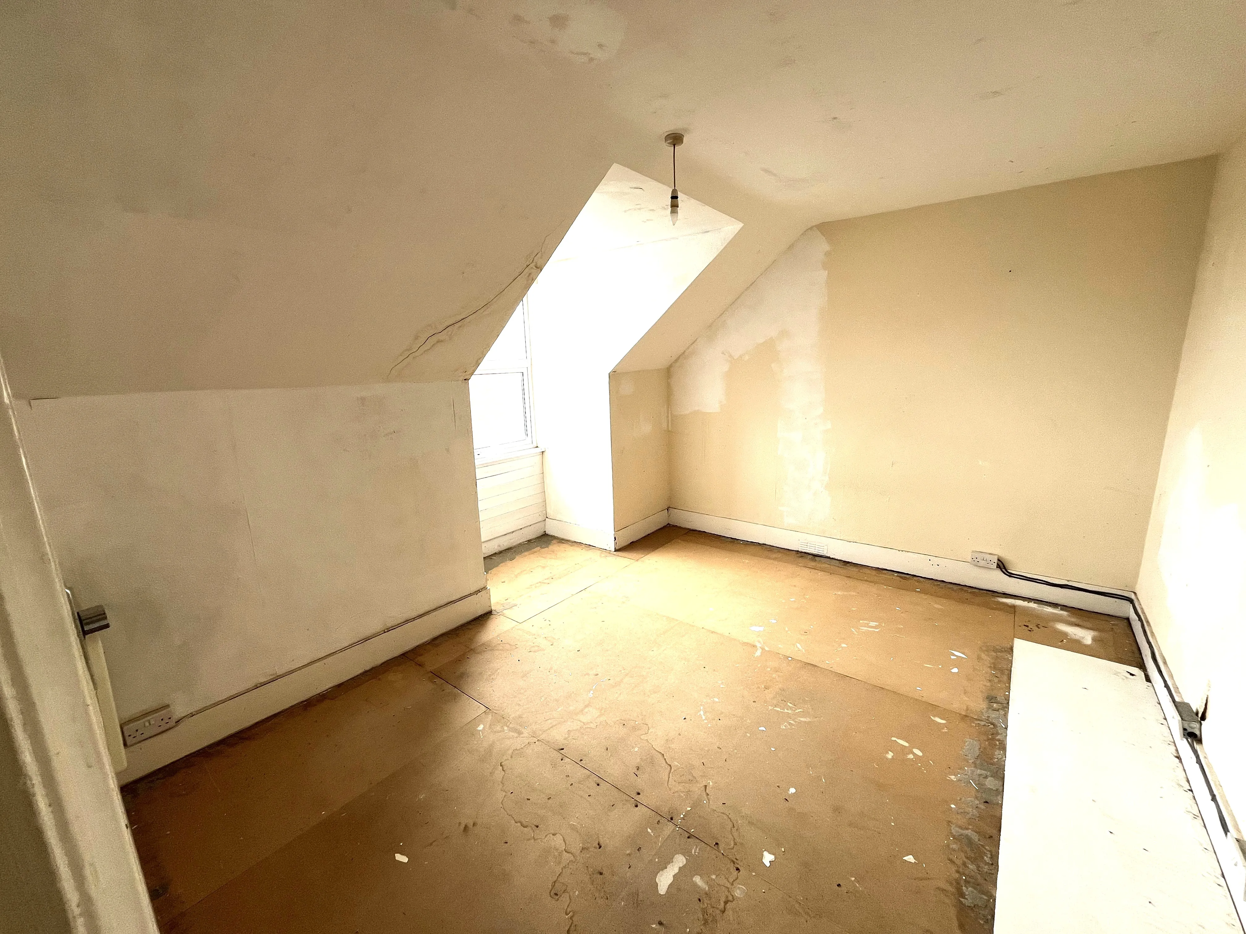 Castle Street, Luton, Bedfordshire, LU1 3AG
