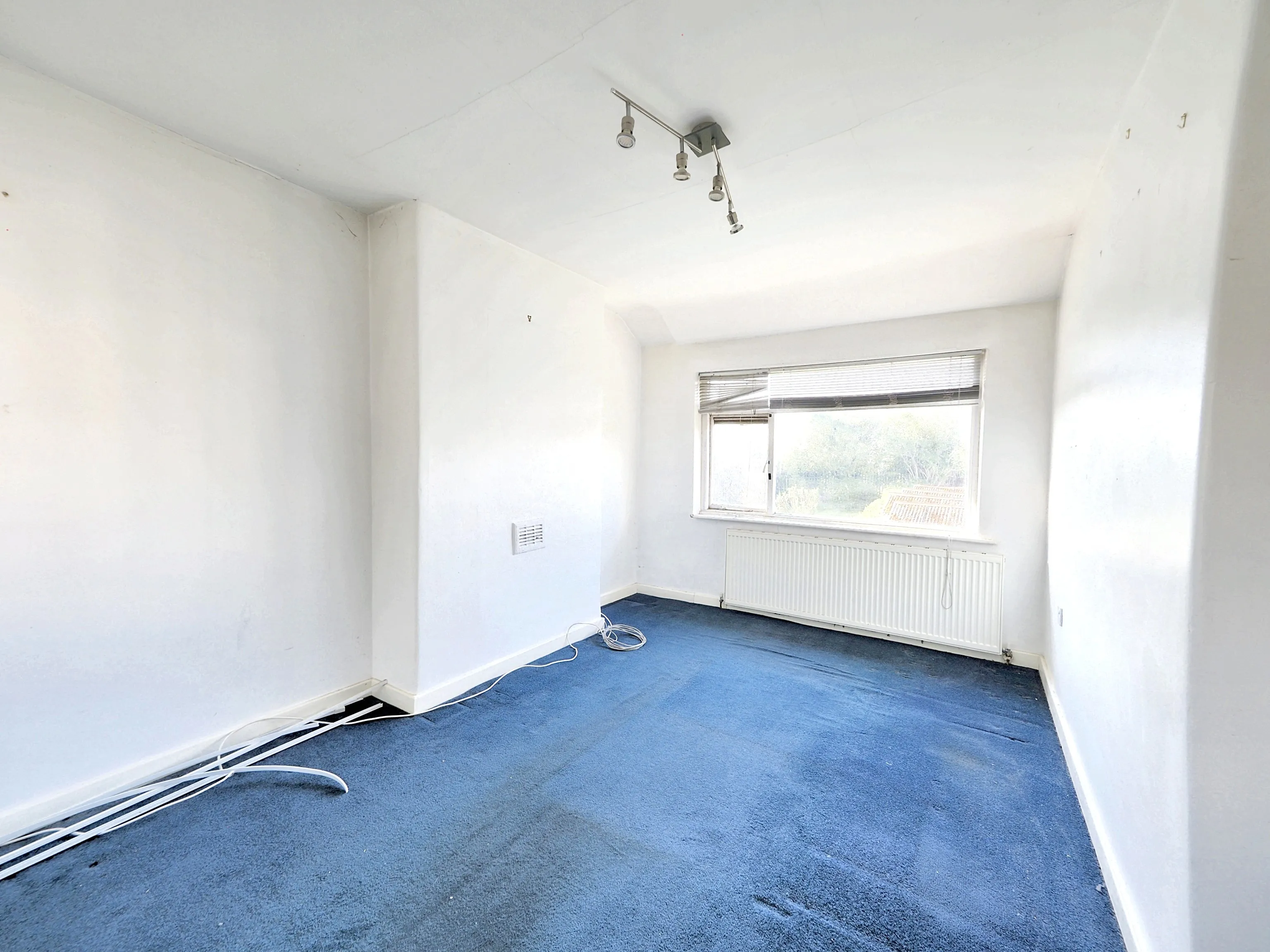 Bowness Avenue, Nottingham, NG6 0LU
