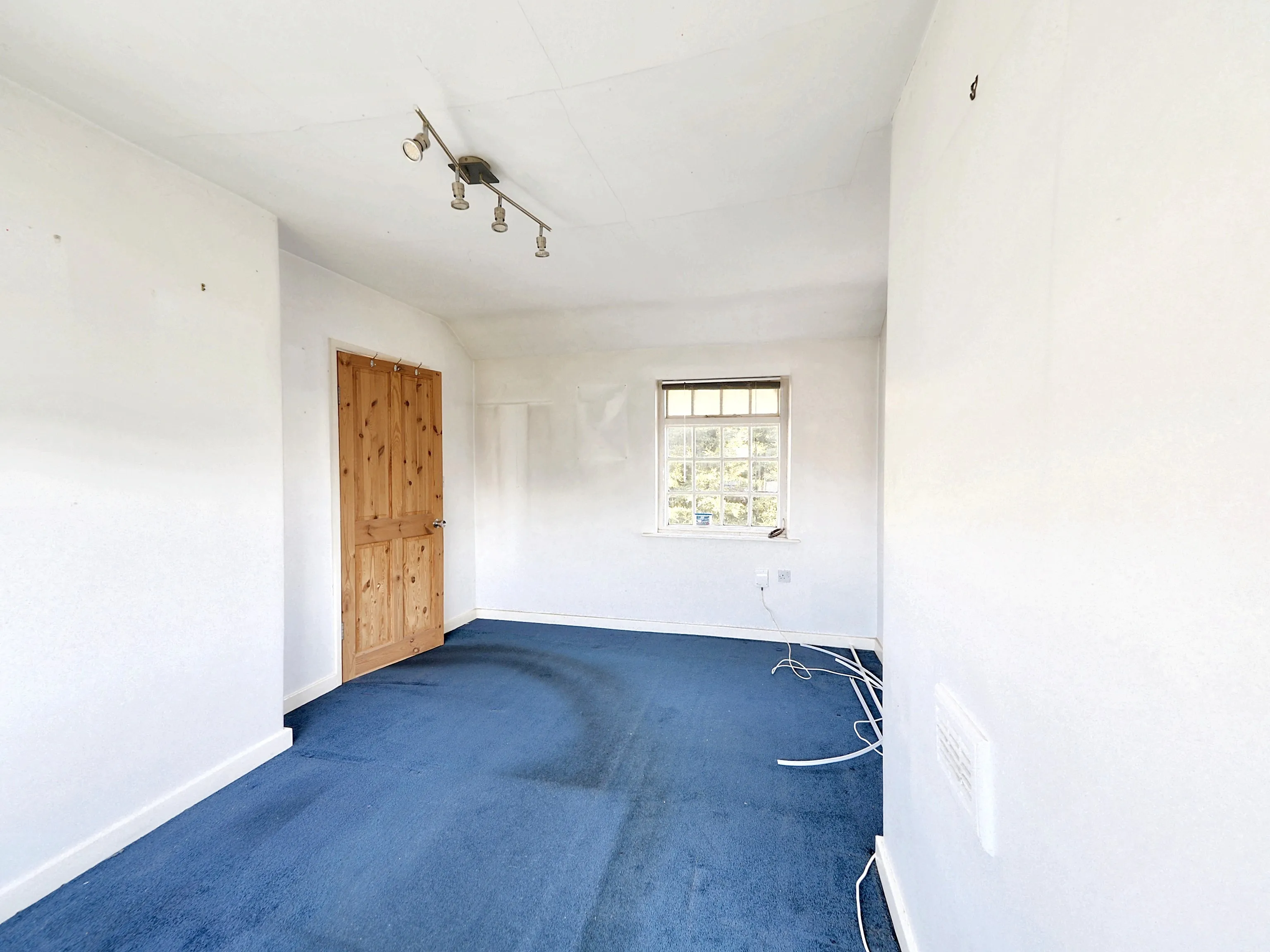 Bowness Avenue, Nottingham, NG6 0LU