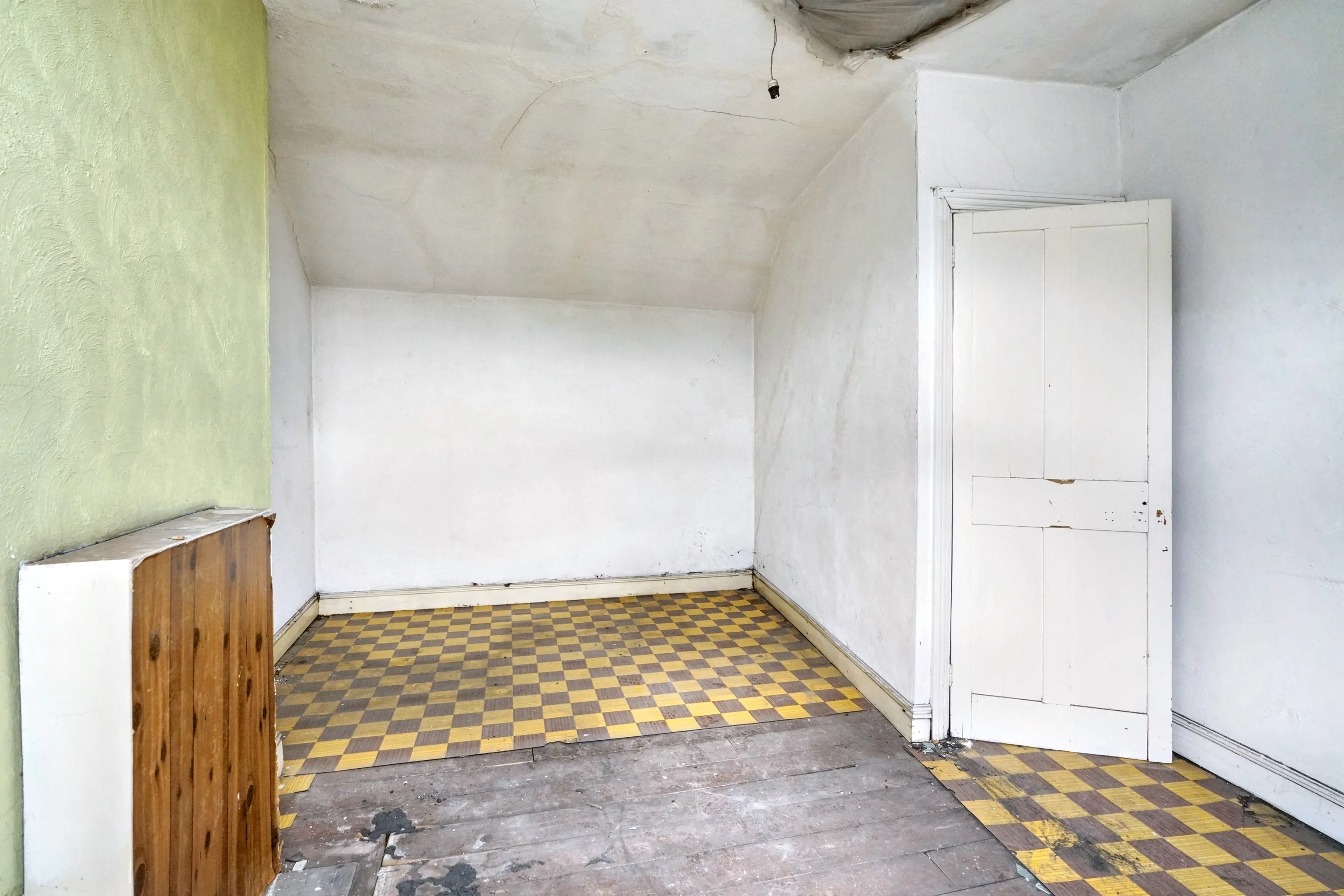 Arnold Road, Nottingham, NG6 0DN