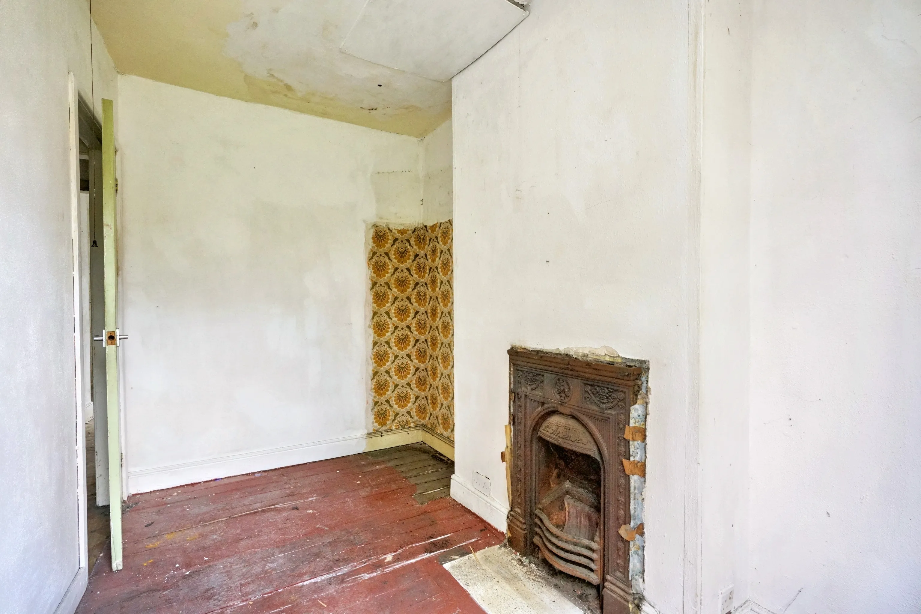 Arnold Road, Nottingham, NG6 0DN