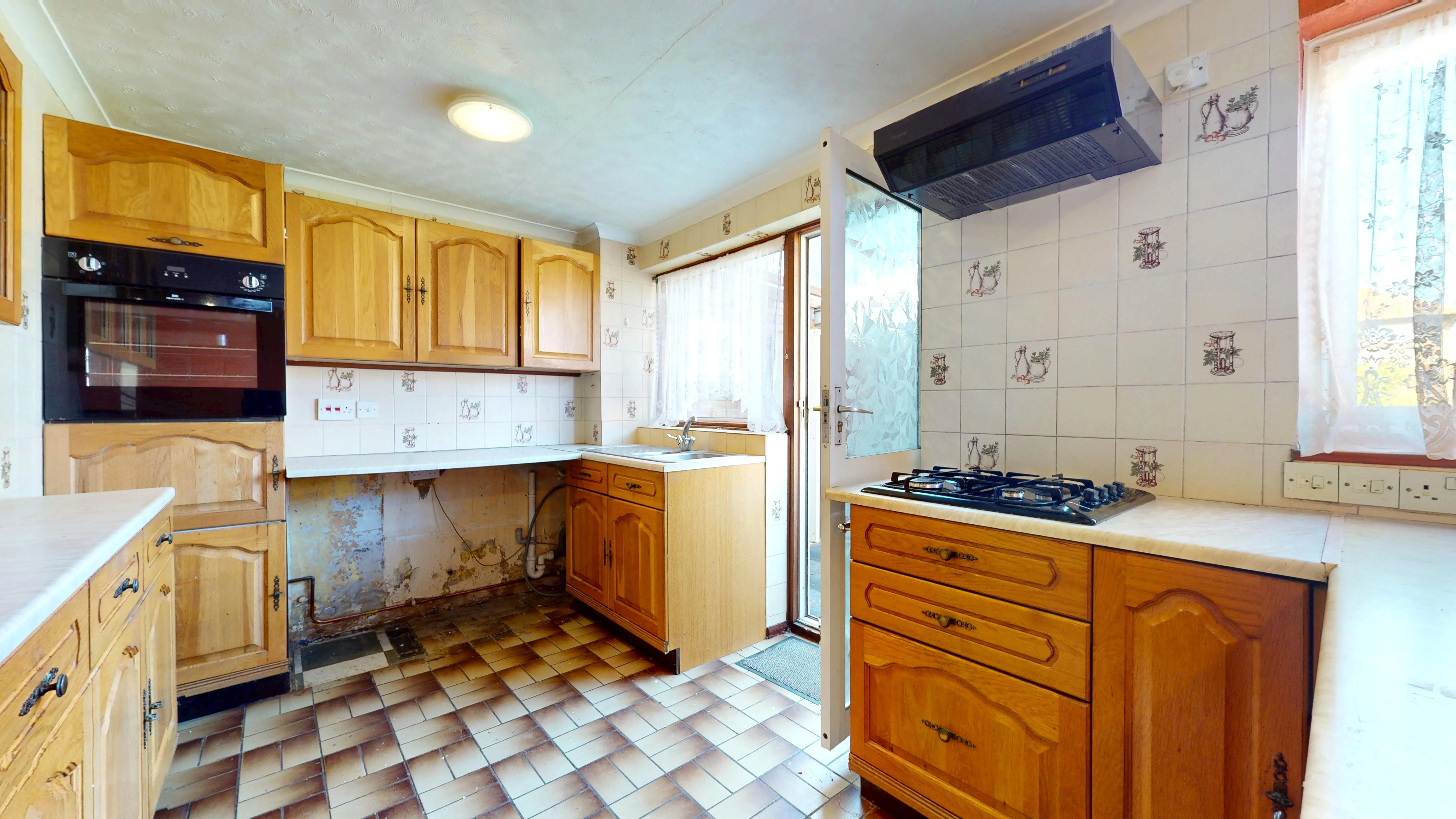 Danbury Close, Chadwell Heath, Romford, RM6 5HU