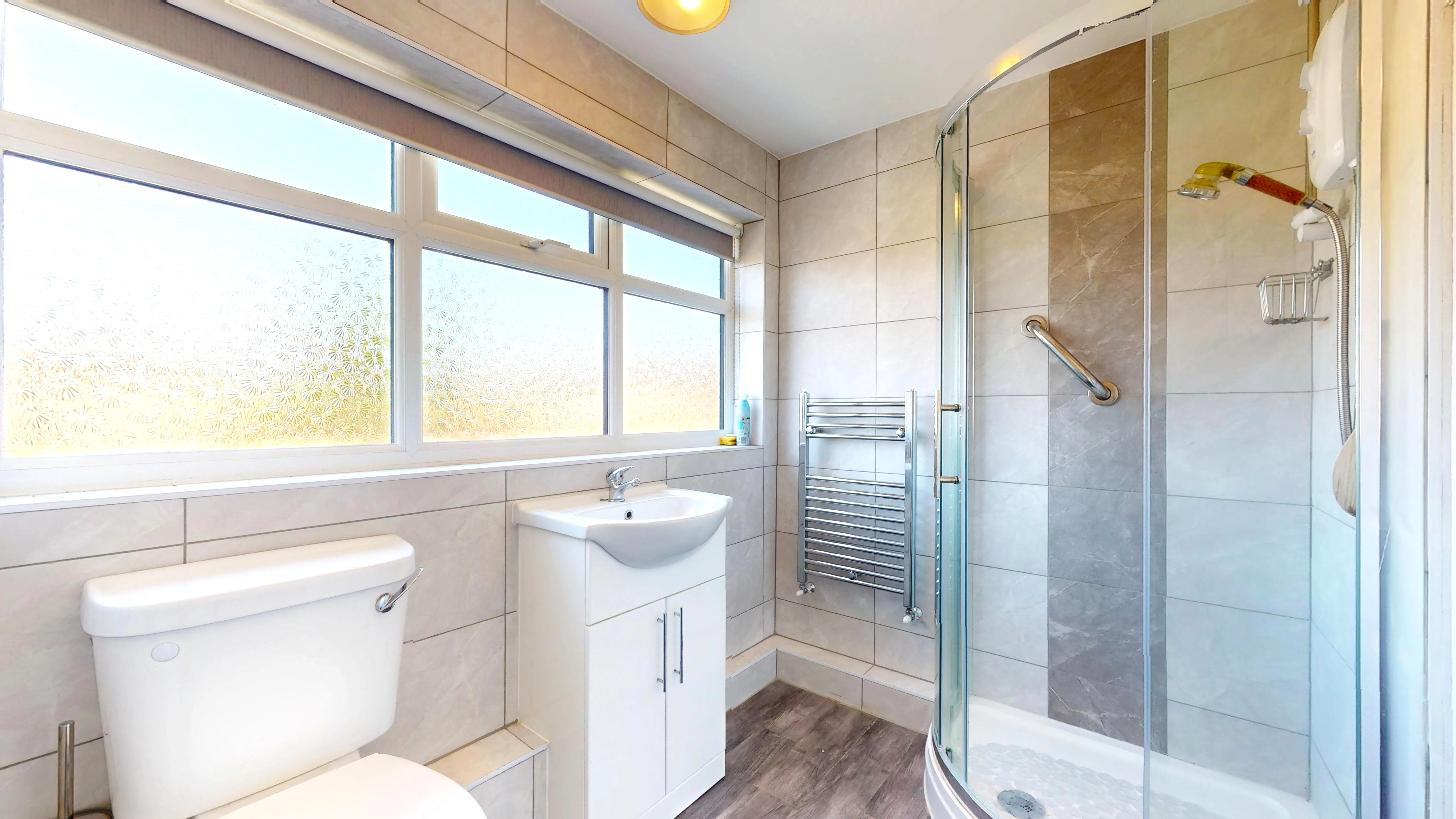 Danbury Close, Chadwell Heath, Romford, RM6 5HU