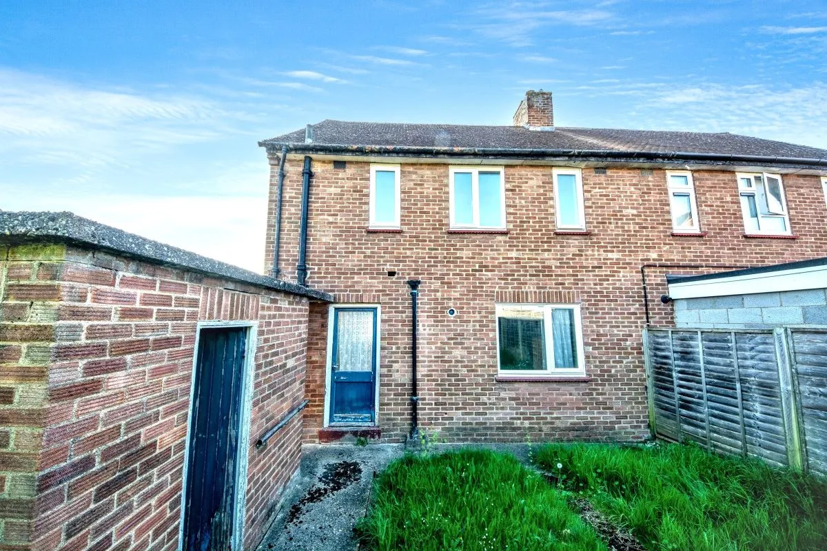Queens Road, Ware, SG12 7DN