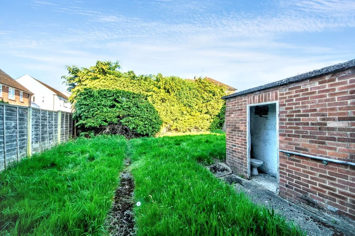 Queens Road, Ware, SG12 7DN