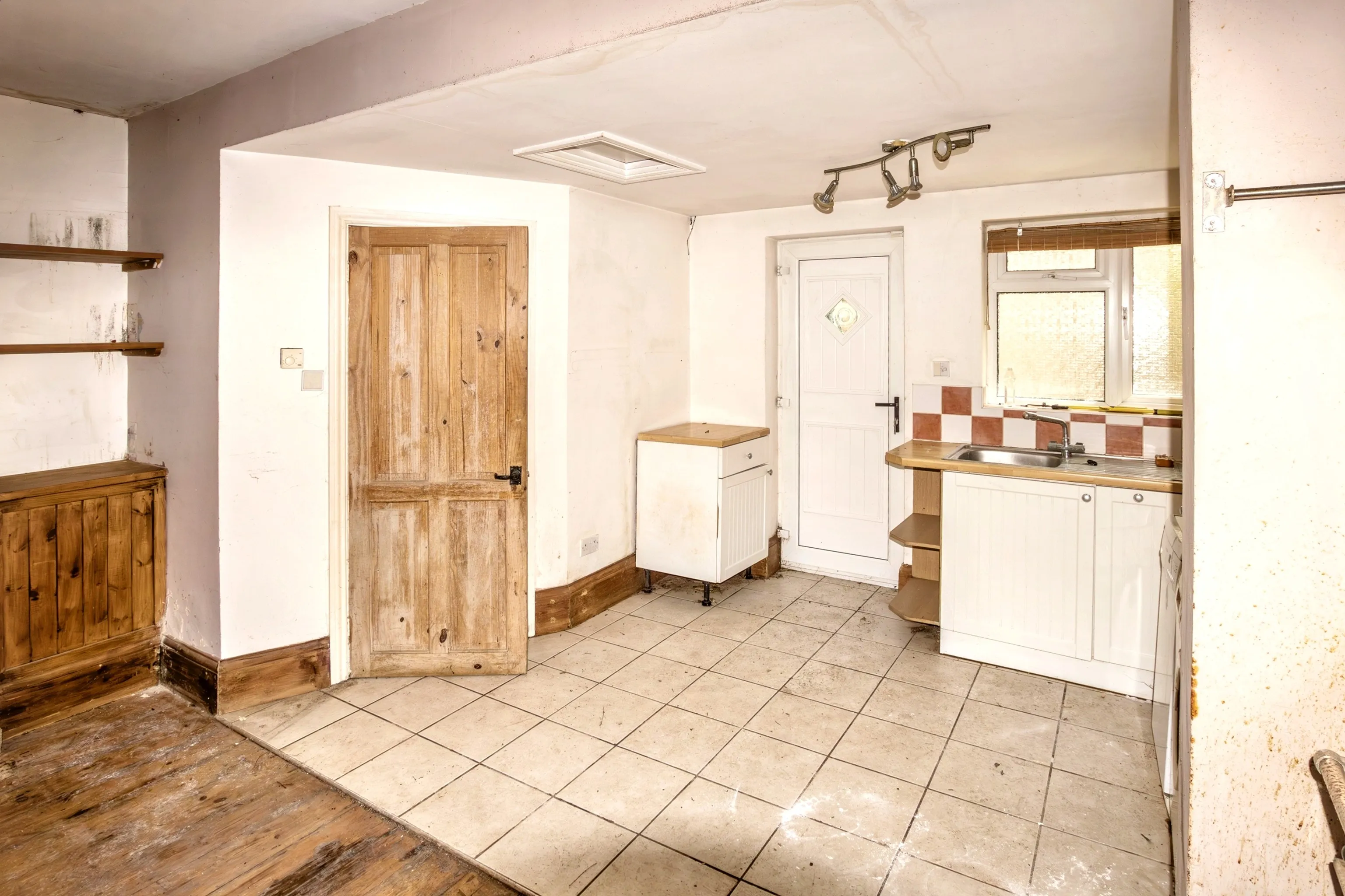 Village Road, Cheltenham, GL51 0BE