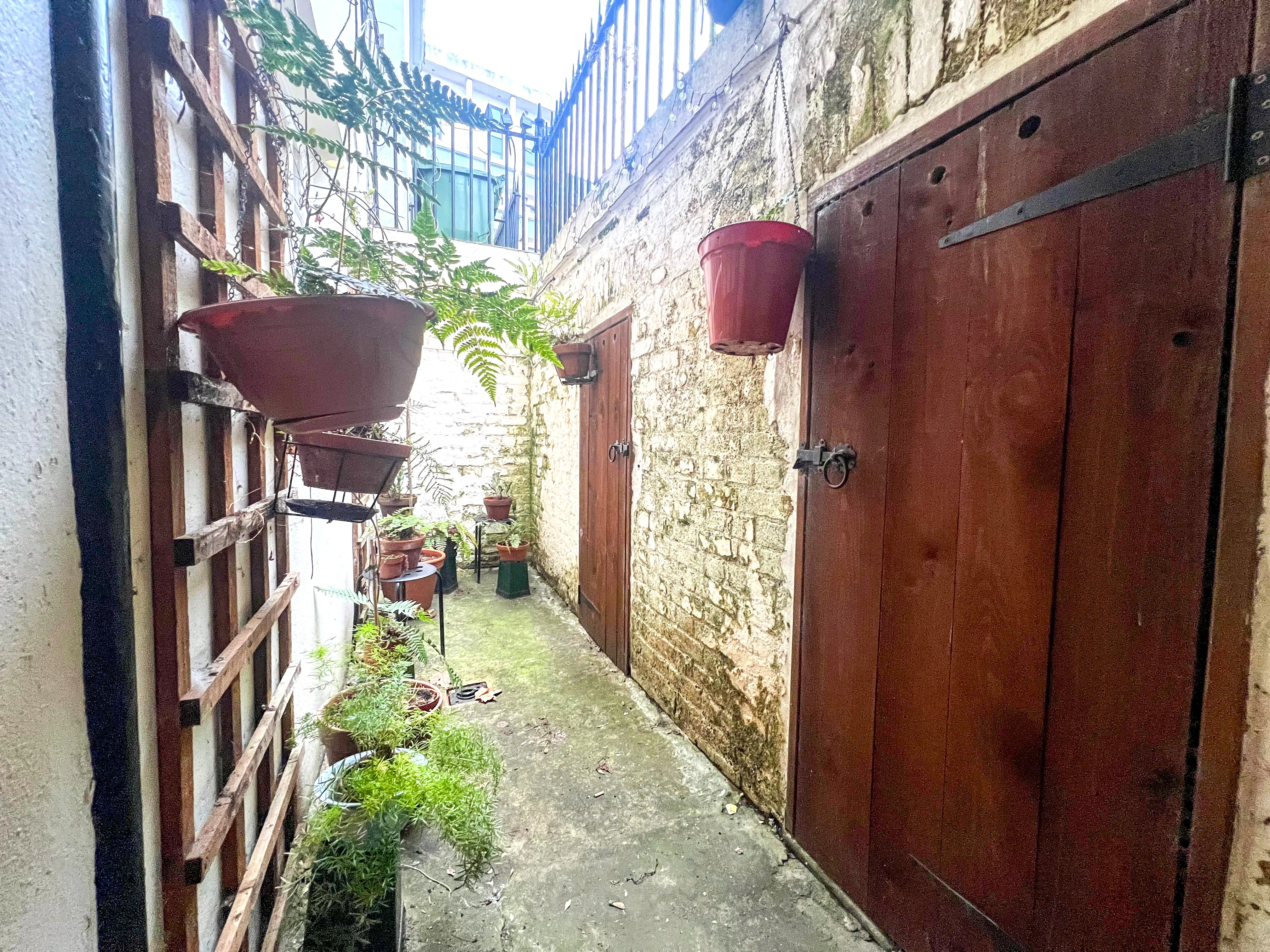 Jamestown Road, Regents Park, NW1 7DB