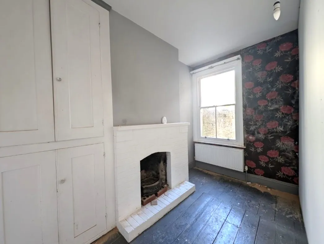 Tarring Road, Worthing, BN11 4HA